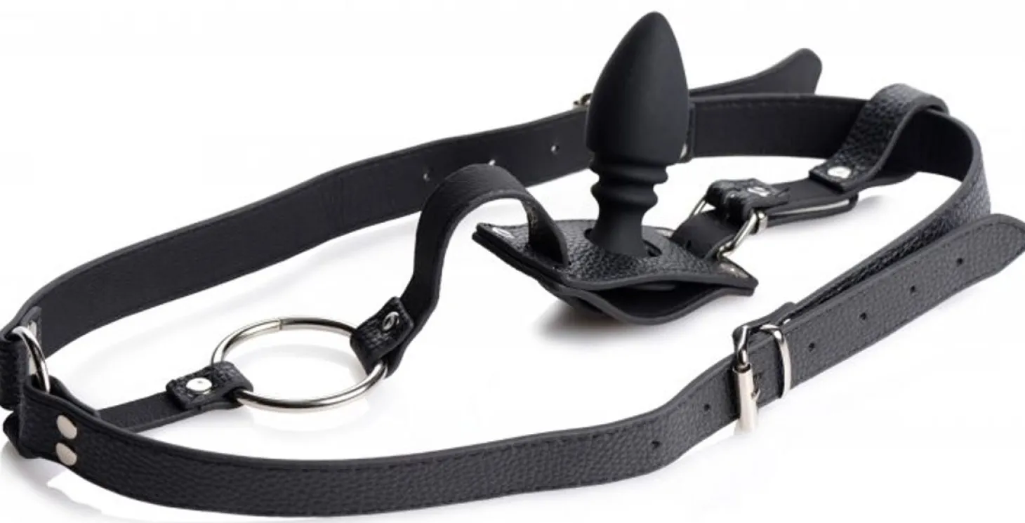 Harnas Met Cockring En Buttplug