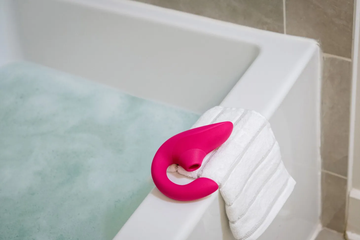 Womanizer - Blend - Vibrant Pink